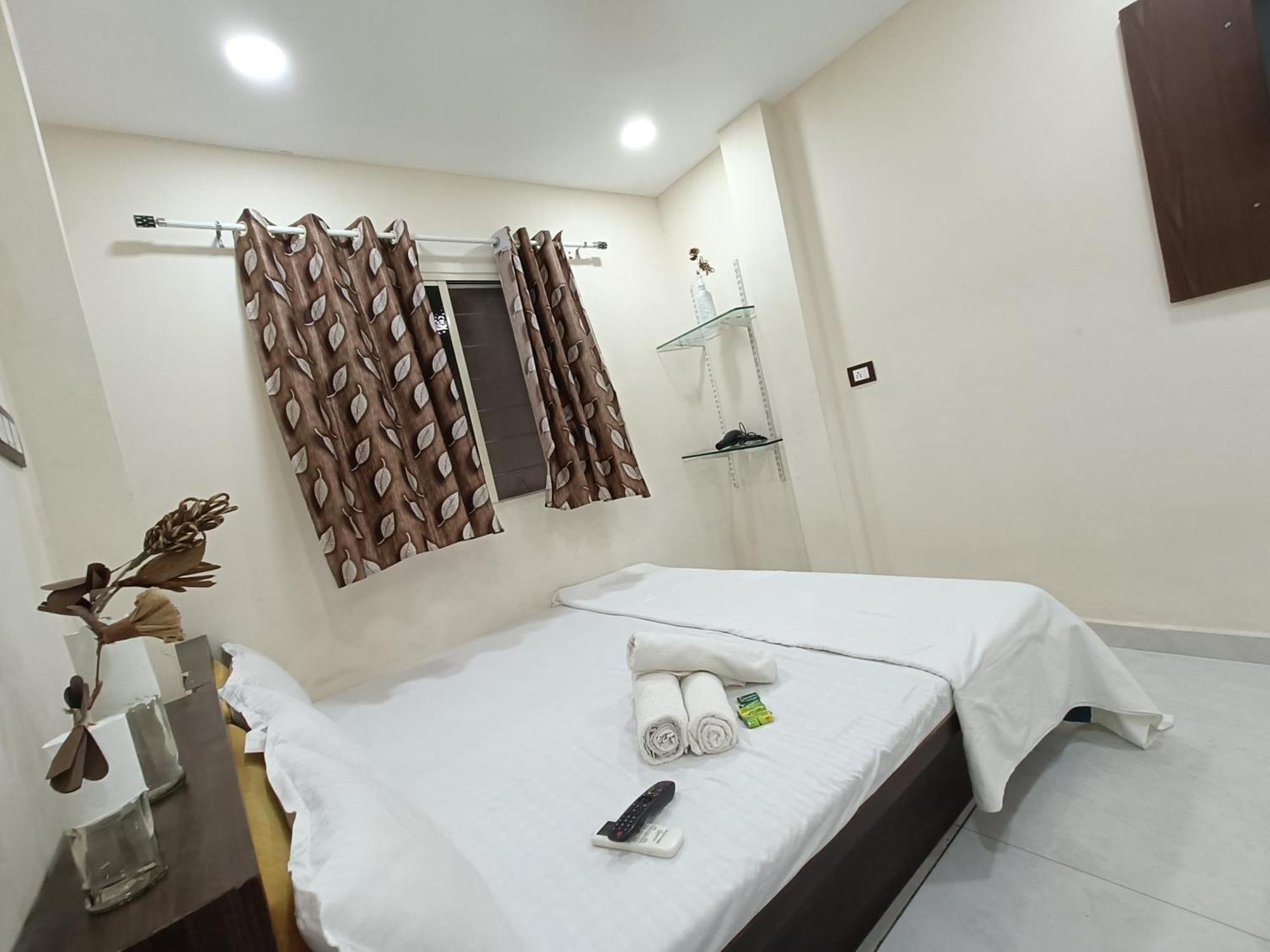 Treebo Yatri Grah Kshipra T Hotel Ujjain Dış mekan fotoğraf