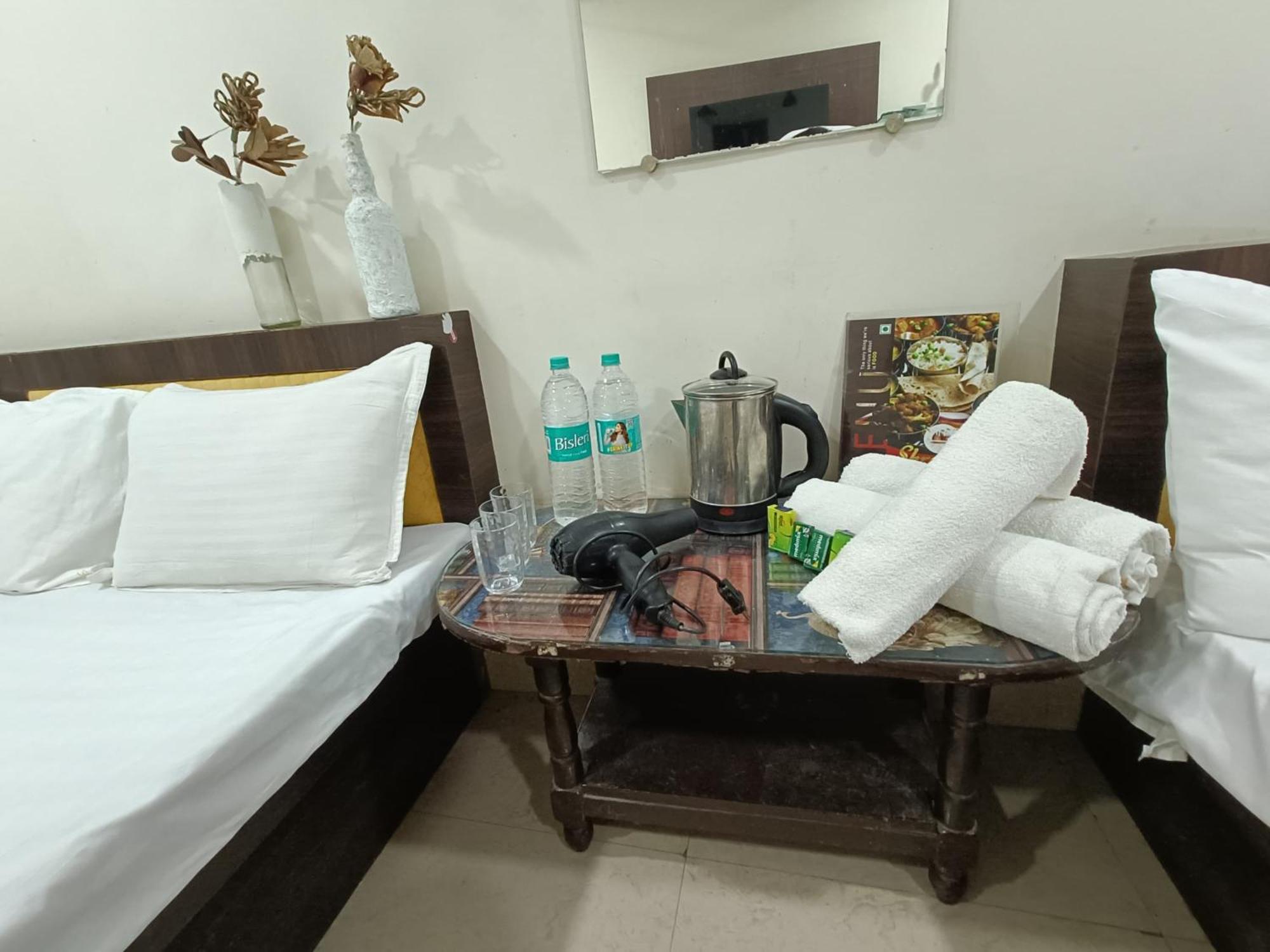 Treebo Yatri Grah Kshipra T Hotel Ujjain Dış mekan fotoğraf