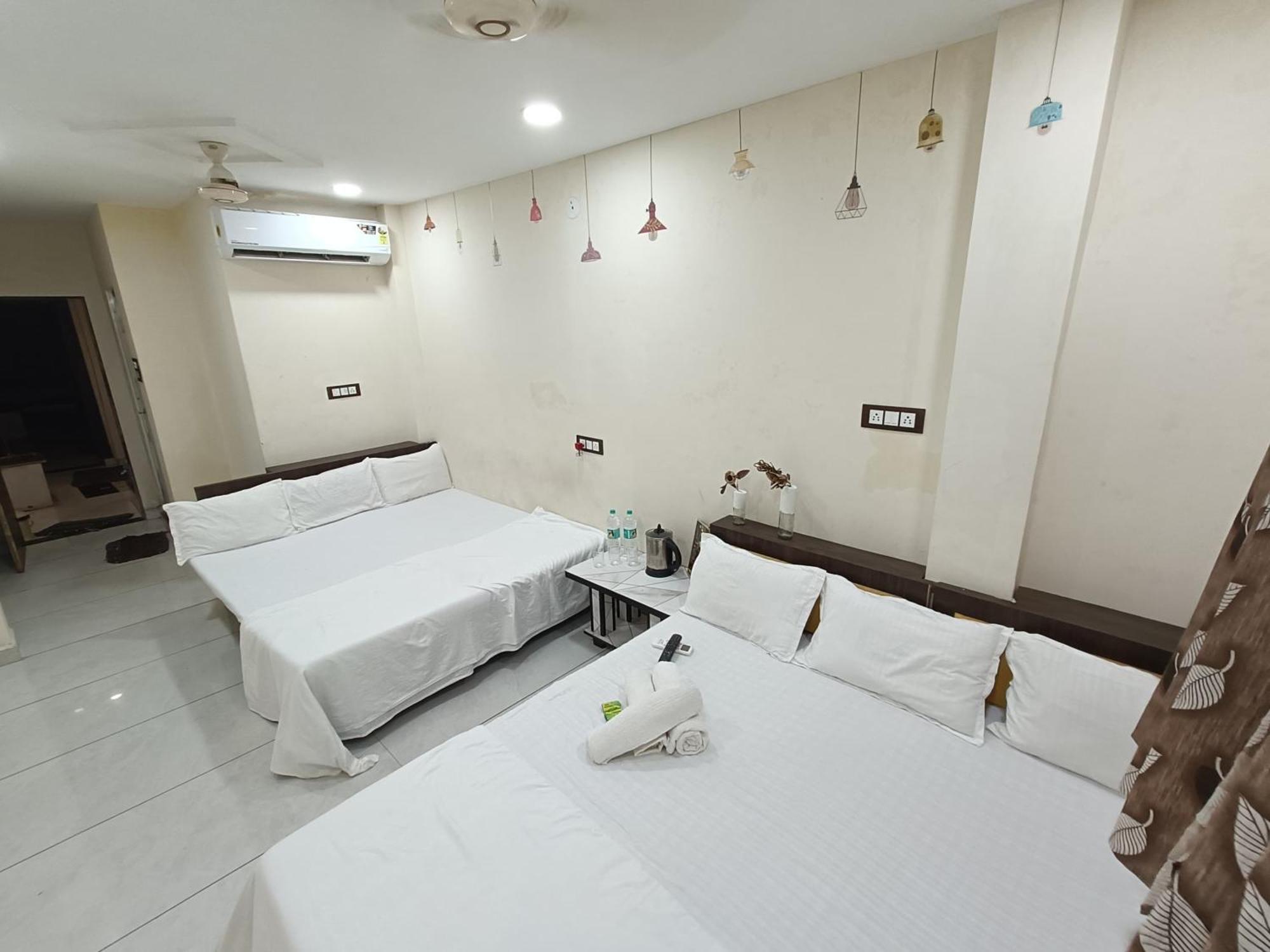 Treebo Yatri Grah Kshipra T Hotel Ujjain Dış mekan fotoğraf