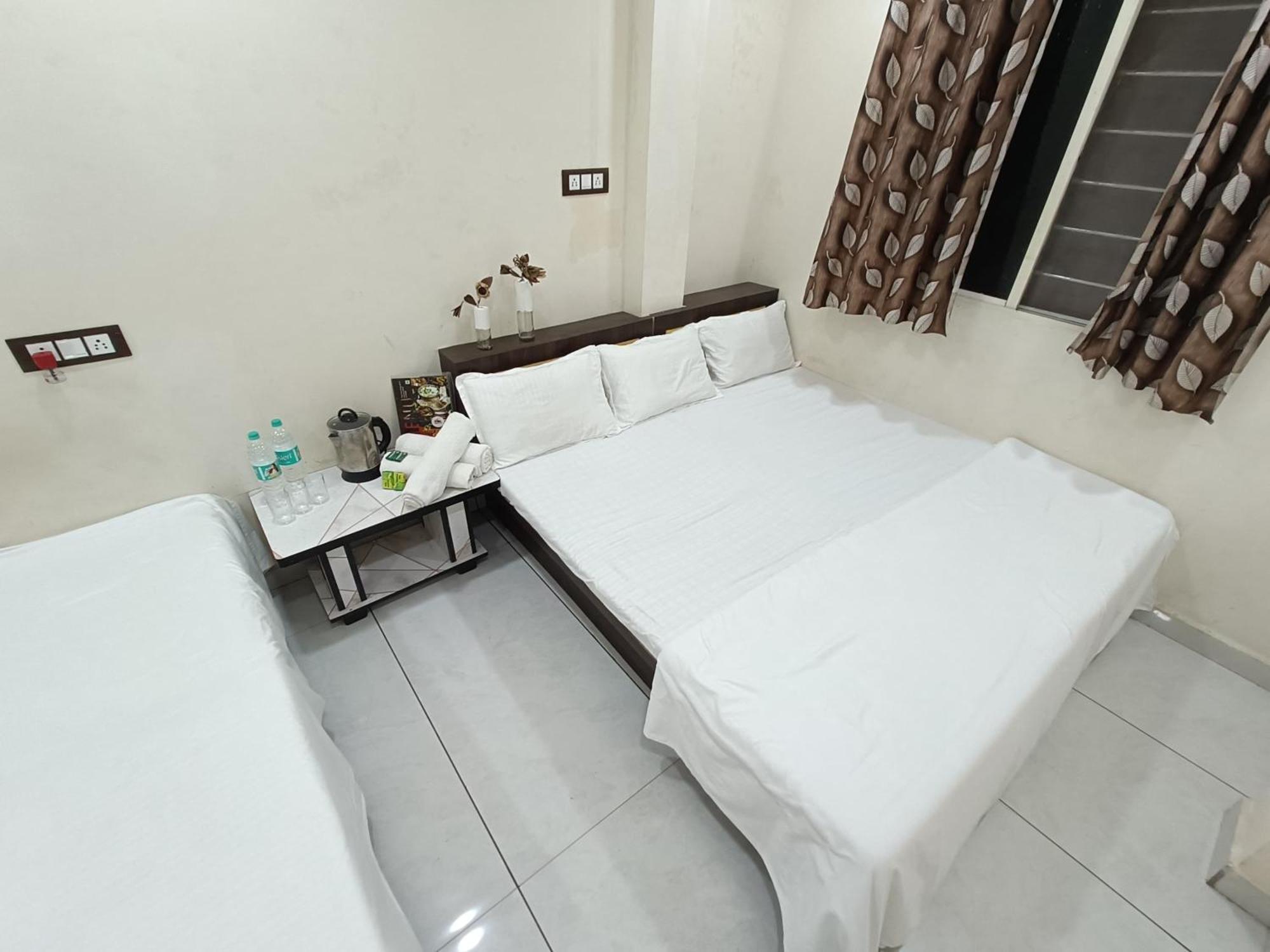 Treebo Yatri Grah Kshipra T Hotel Ujjain Dış mekan fotoğraf