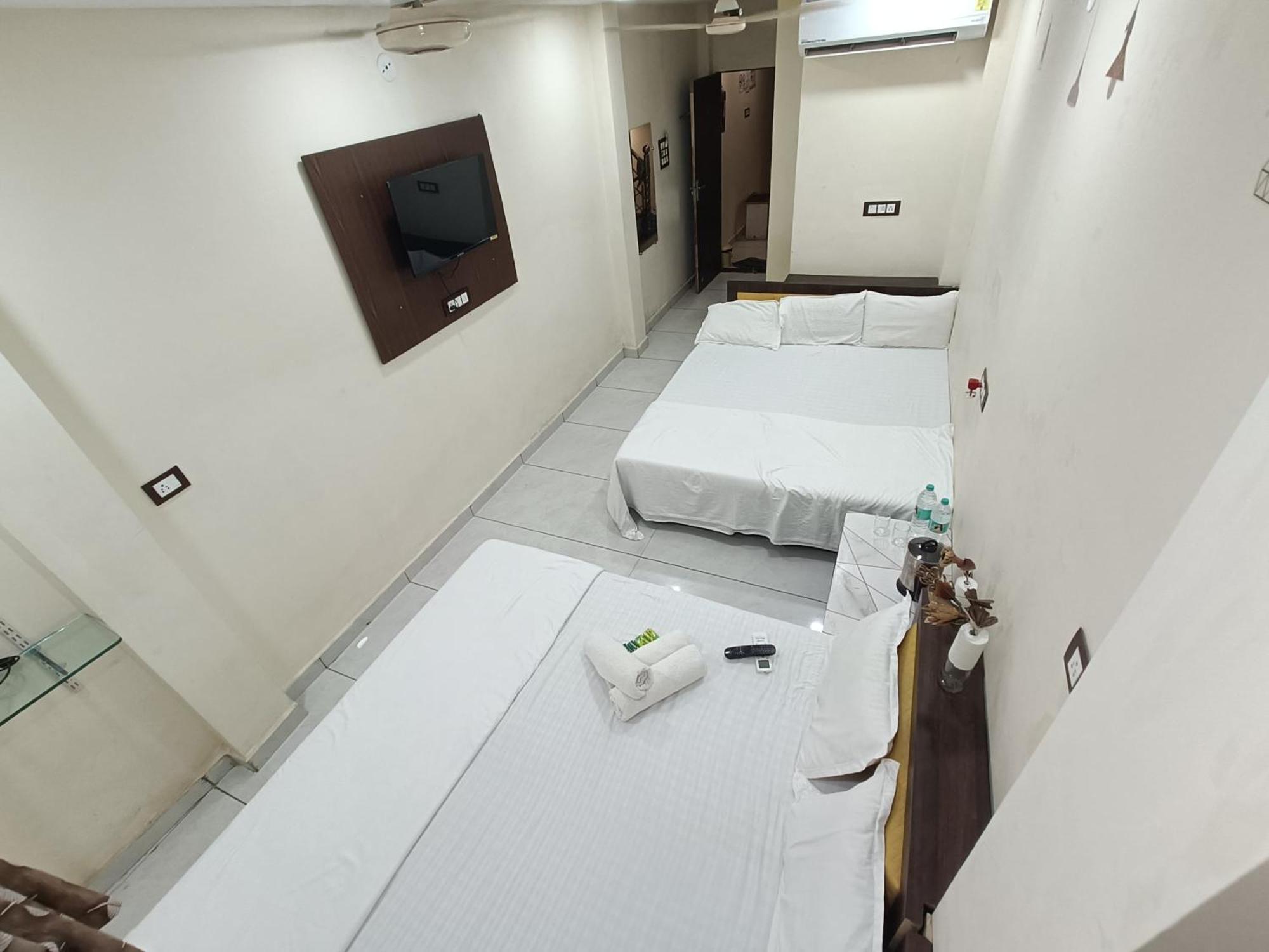 Treebo Yatri Grah Kshipra T Hotel Ujjain Dış mekan fotoğraf