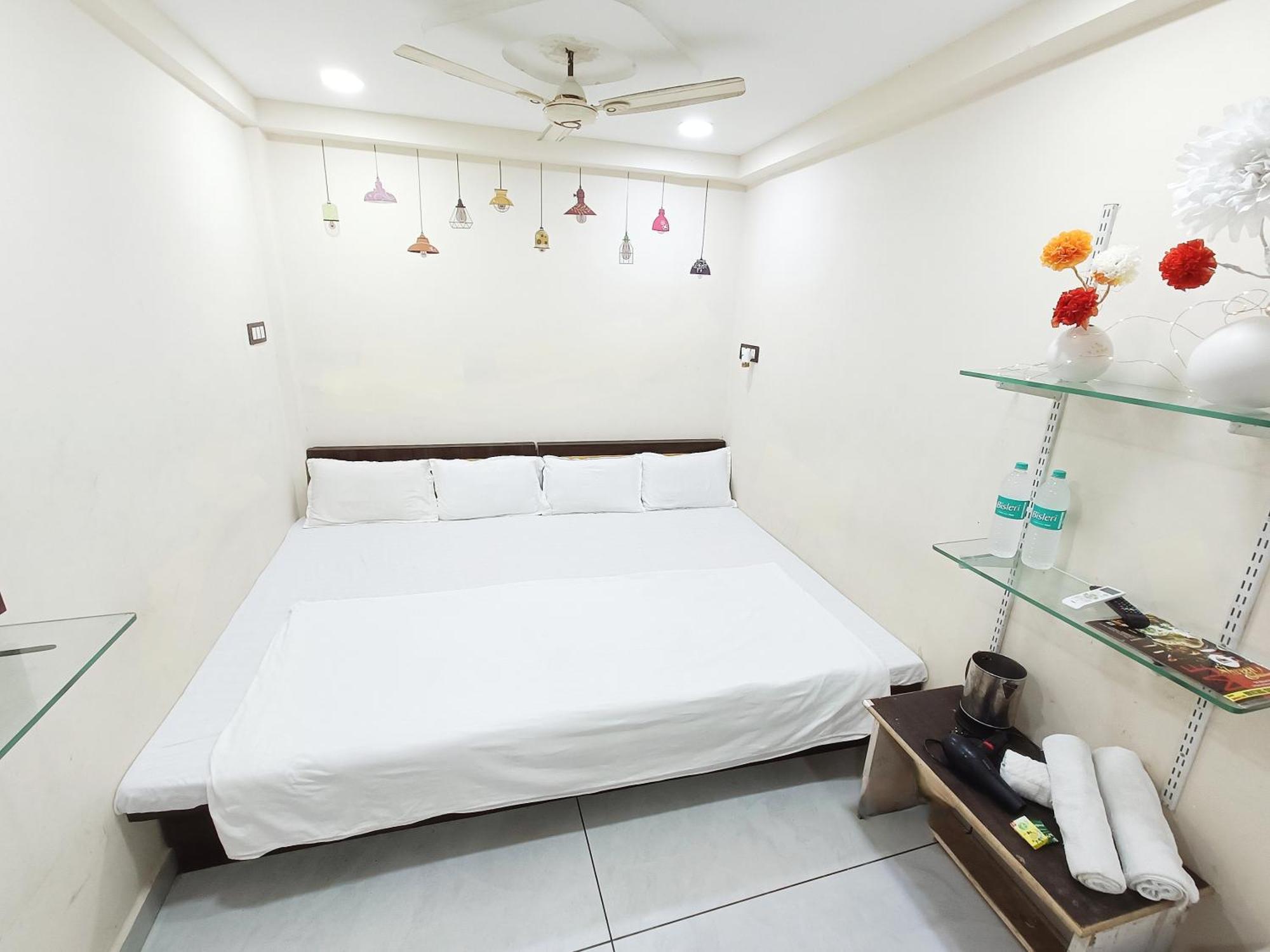 Treebo Yatri Grah Kshipra T Hotel Ujjain Dış mekan fotoğraf