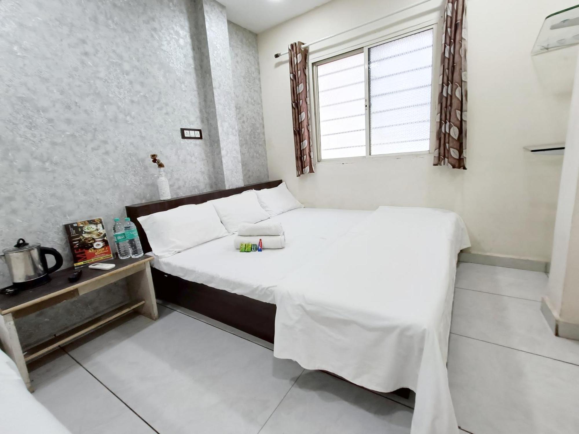 Treebo Yatri Grah Kshipra T Hotel Ujjain Dış mekan fotoğraf